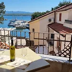 Boutique Vista Konukevi Malinska